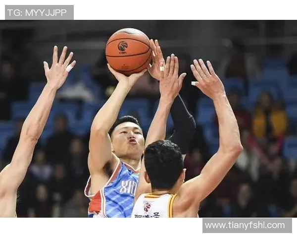 CBA1205新疆队与山东队激战正酣精彩对决引发球迷热议